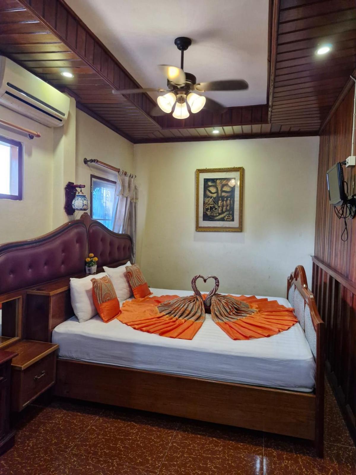 Hotel Sakura Wood House à Luang Prabang Extérieur photo