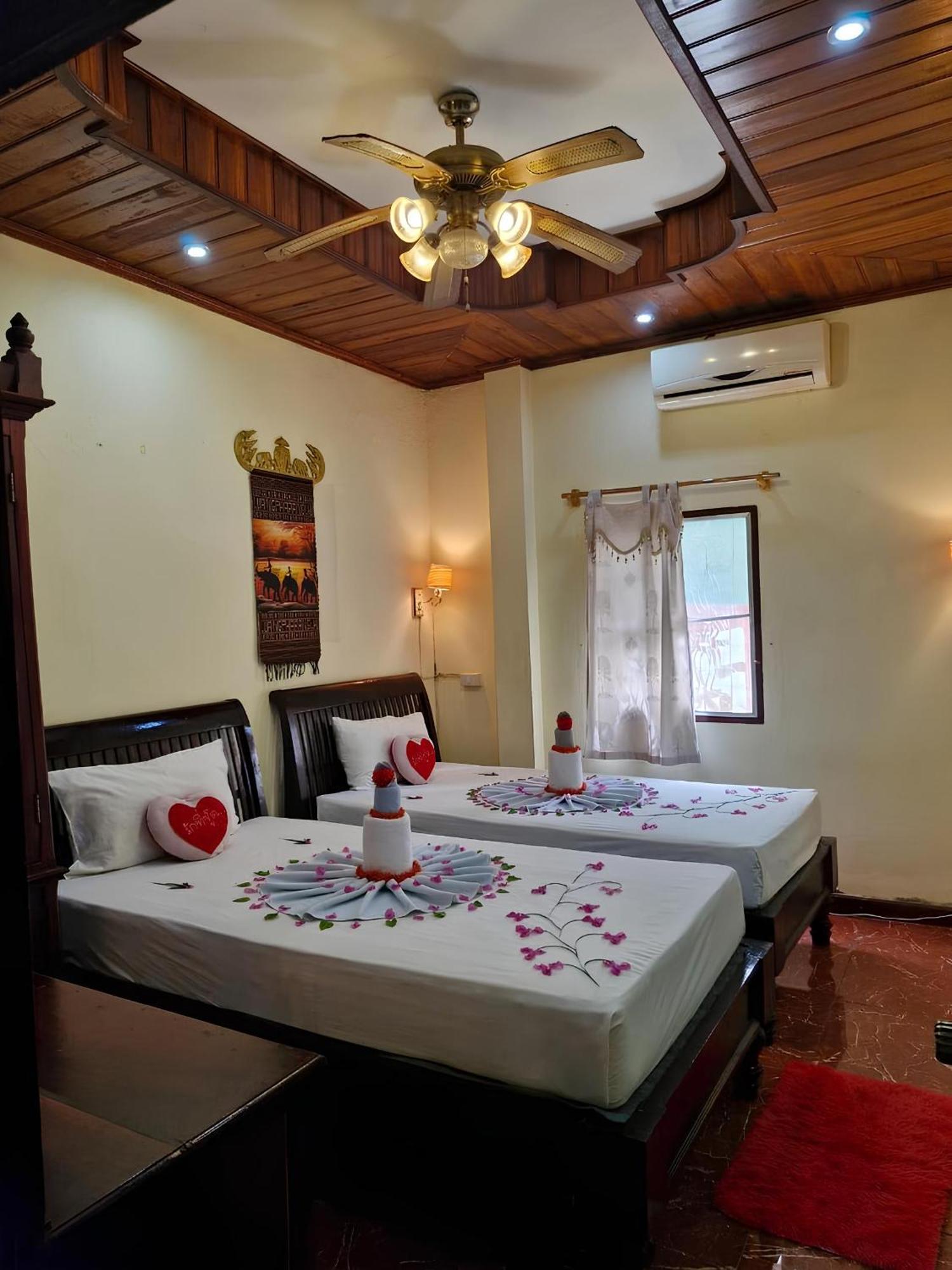 Hotel Sakura Wood House à Luang Prabang Extérieur photo