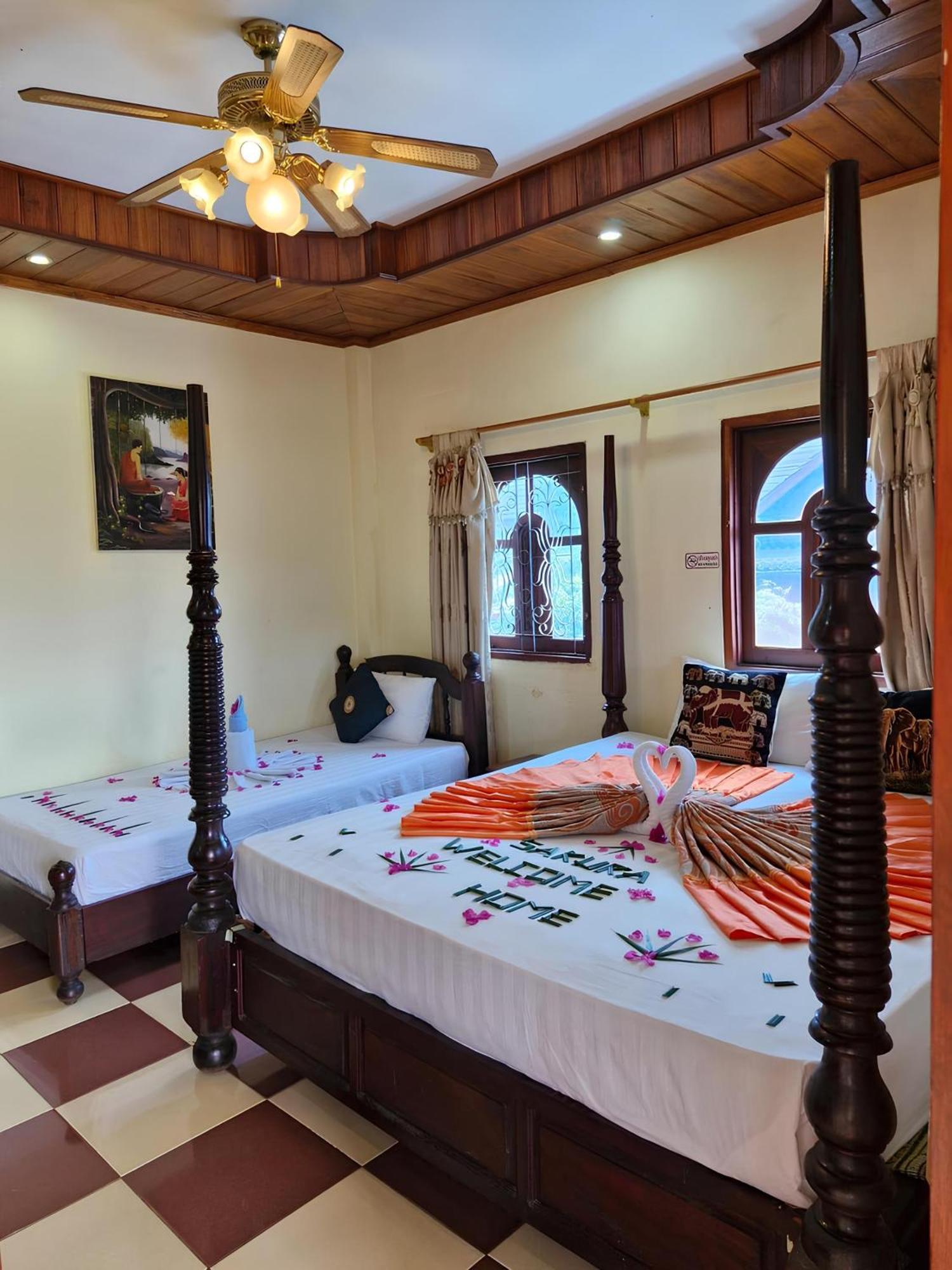 Hotel Sakura Wood House à Luang Prabang Extérieur photo