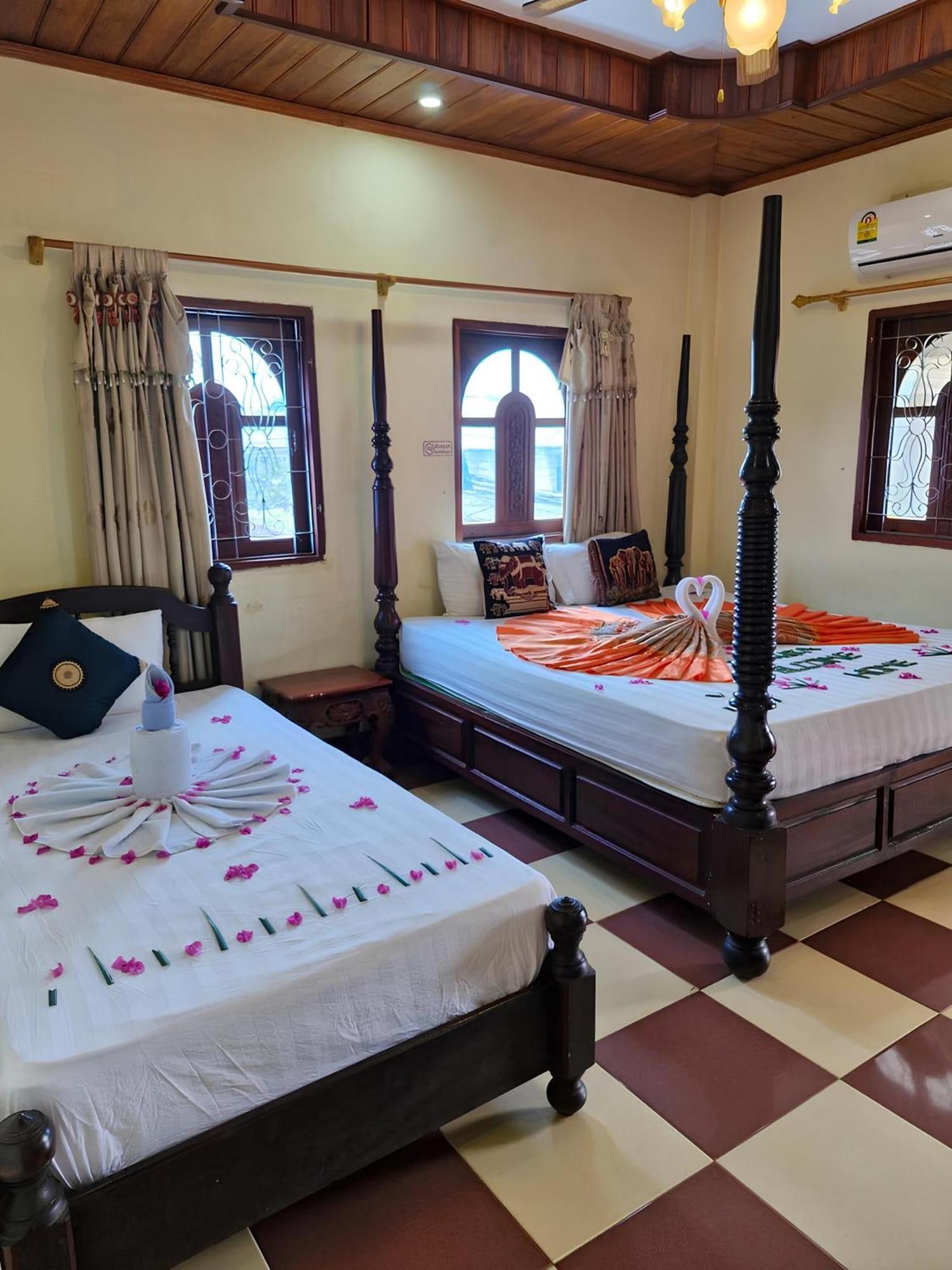 Hotel Sakura Wood House à Luang Prabang Extérieur photo