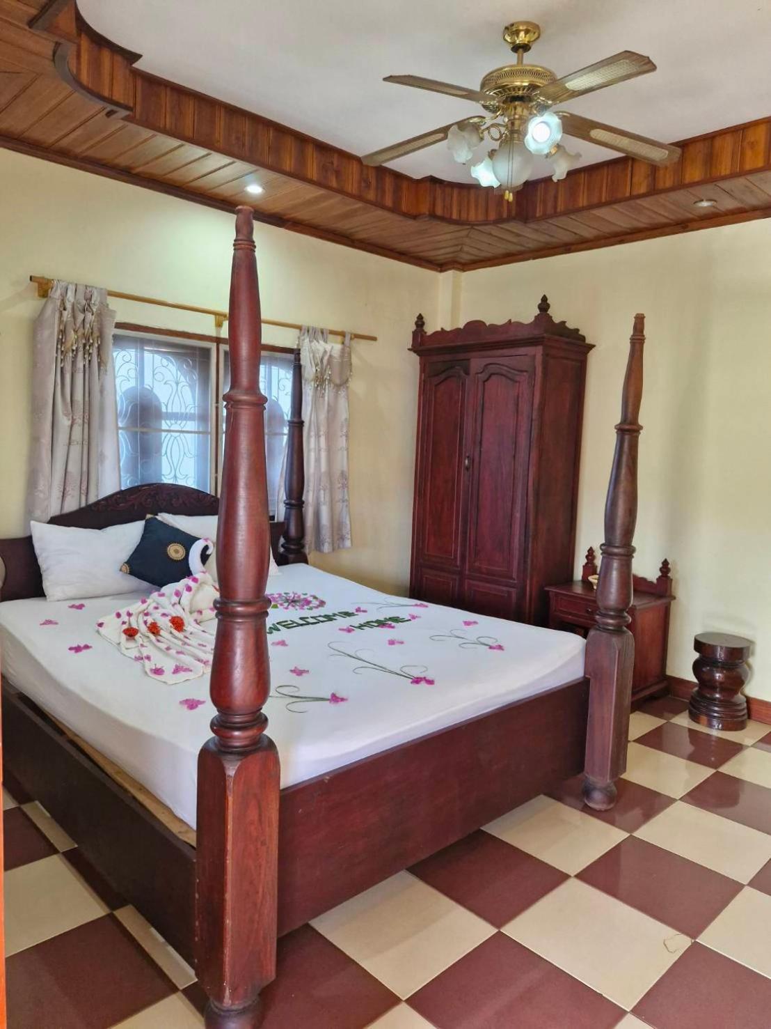 Hotel Sakura Wood House à Luang Prabang Extérieur photo