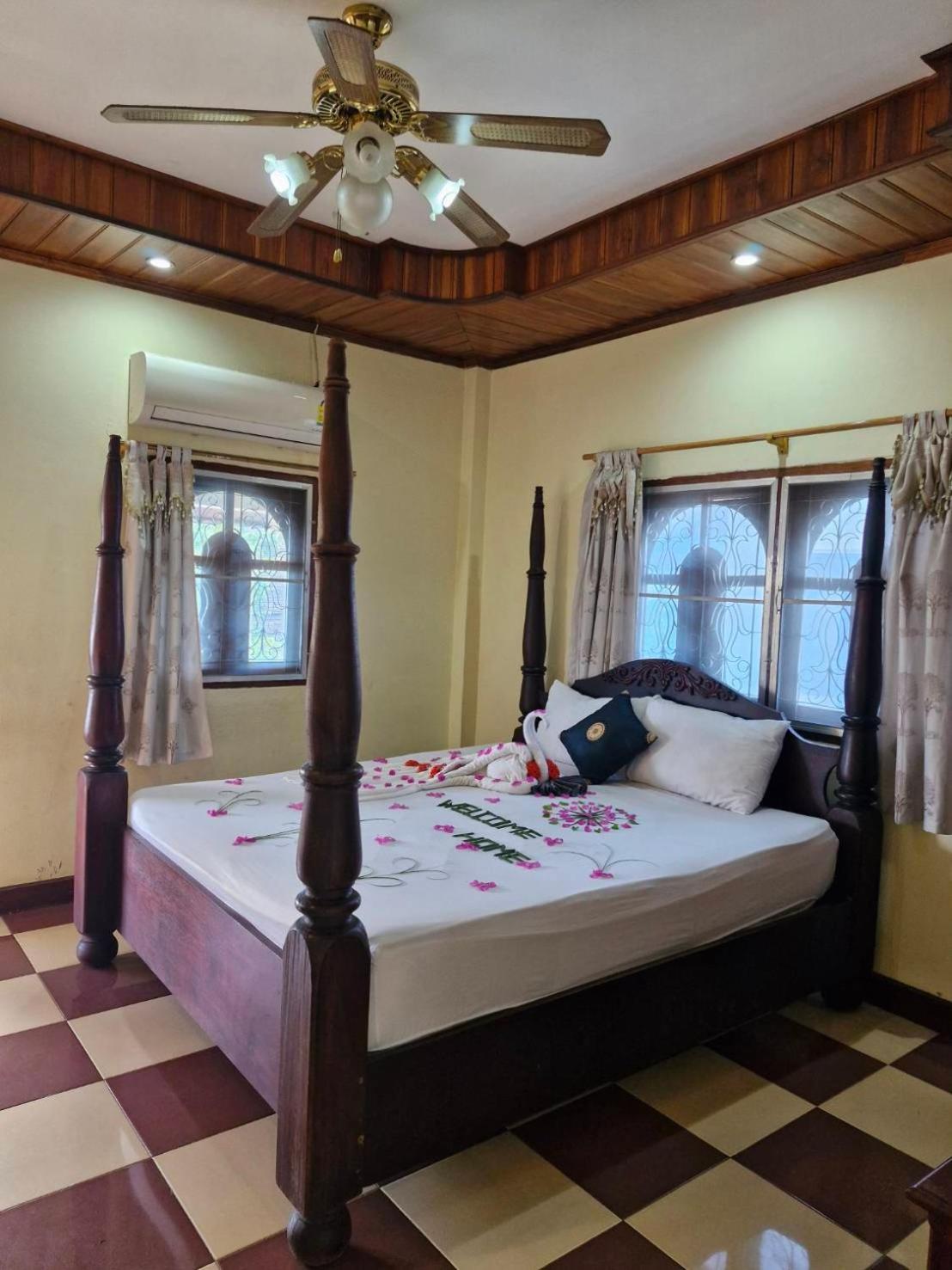Hotel Sakura Wood House à Luang Prabang Extérieur photo